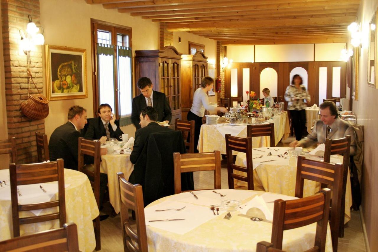 Hotel Corte Vecchia 산프로스페로 외부 사진