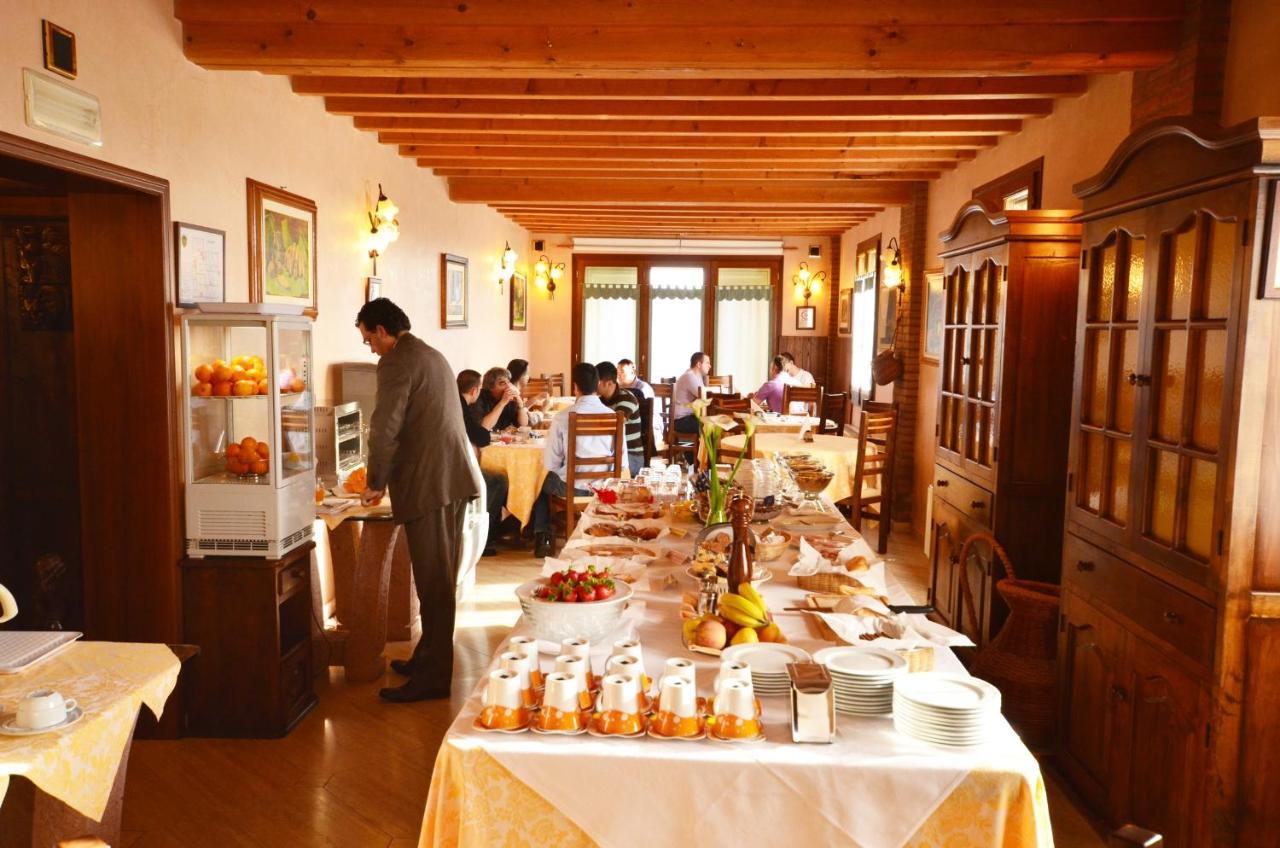 Hotel Corte Vecchia 산프로스페로 외부 사진