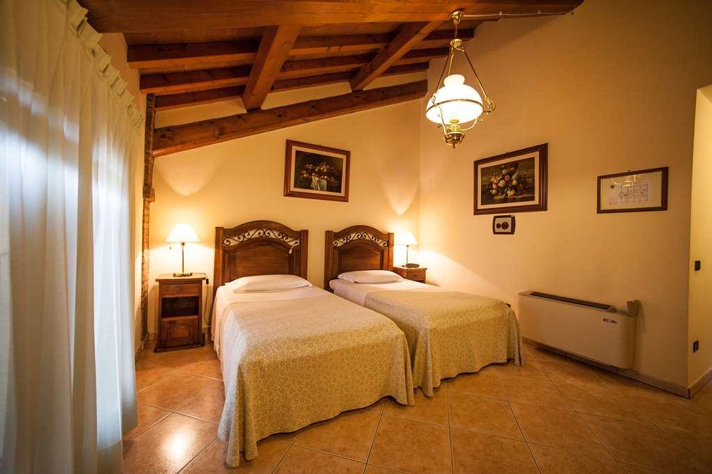 Hotel Corte Vecchia 산프로스페로 객실 사진