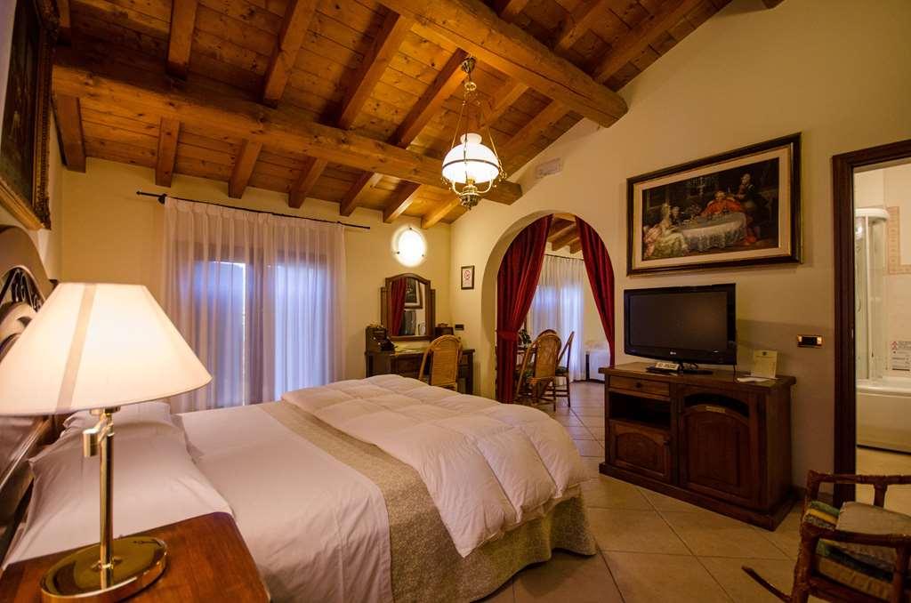 Hotel Corte Vecchia 산프로스페로 객실 사진