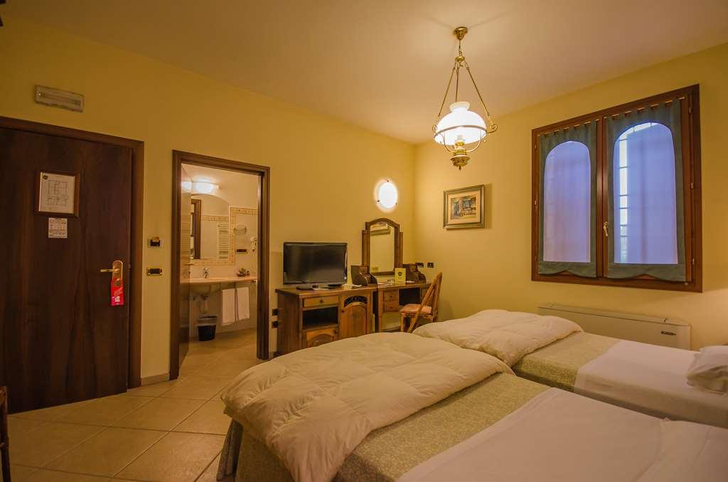 Hotel Corte Vecchia 산프로스페로 객실 사진