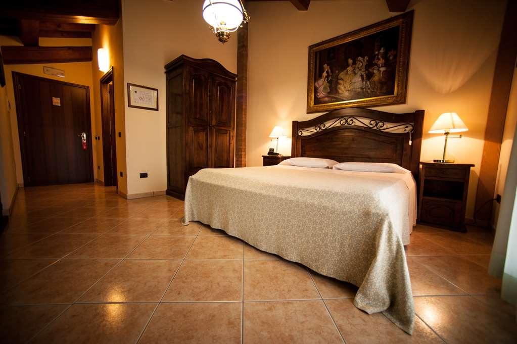 Hotel Corte Vecchia 산프로스페로 객실 사진